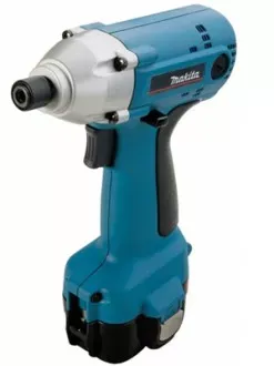 Аккумуляторная дрель-шуруповерт Makita 6990DWAE купить в Нягани