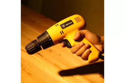 Дрель-шуруповерт сетевой DEKO DKSD400W, 063-4086 купить в Нягани