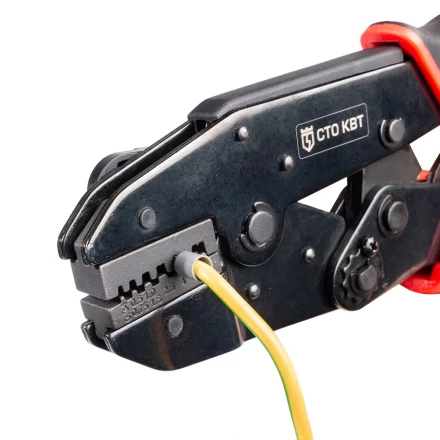 Пресс-клещи КВТ СТО+9 с 9 матрицами МПК для опрессовки разъемов, втулочных, изолированных и неизолированных наконечников (набор) (90778) купить в Нягани