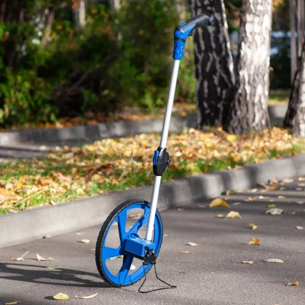 ЗУБР 0.1 - 9999 м, измерительное колесо, (курвиметр) со складной алюминиевой рукояткой, Профессионал (34880) купить в Нягани