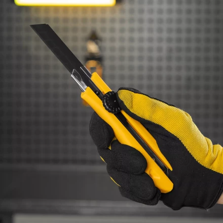 Нож Denzel, 18 мм, сменное лезвие, SK4, метал. направляющая, винтовой фиксатор, 78943 купить в Нягани