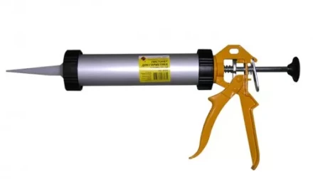 Пистолет для герметика закрытый Энкор 56354 купить в Нягани