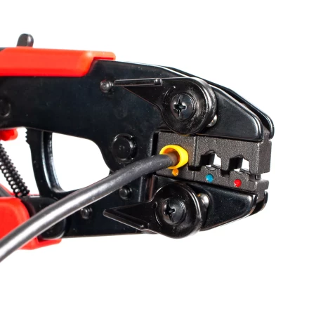 Пресс-клещи КВТ СТВ+9 с 9 матрицами МПК для опрессовки разъемов, втулочных, изолированных и неизолированных наконечников (набор) (89183) купить в Нягани