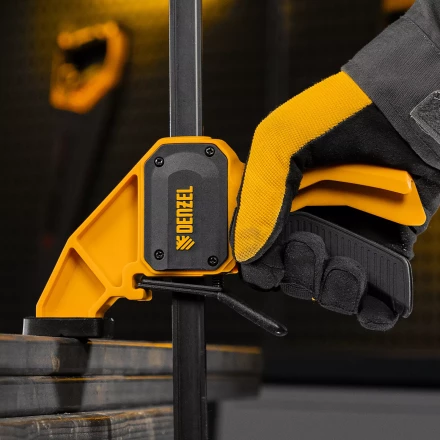 Струбцина F-образная Denzel 20507, быстрозажимная, 450 х 80 мм, усиленный нейлоновый корпус купить в Нягани