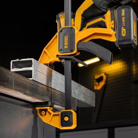 Струбцина F-образная Denzel 20507, быстрозажимная, 450 х 80 мм, усиленный нейлоновый корпус купить в Нягани