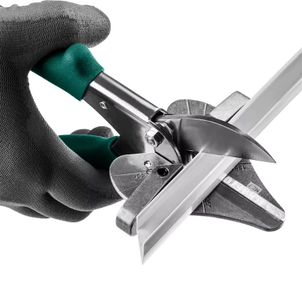 Угловые ножницы для пластмассовых и резиновых профилей KRAFTOOL 23372 купить в Нягани