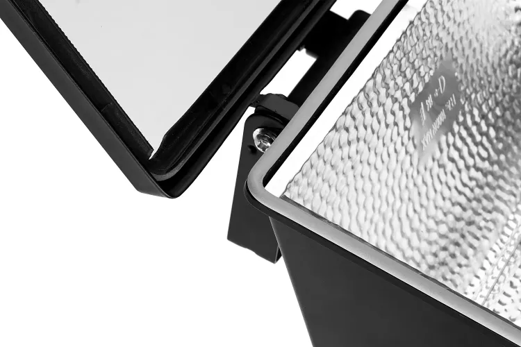 Прожектор STAYER "MASTER" MAXLight галогенный, с дугой крепления под установку, черный, 1000Вт 57105-B купить в Нягани