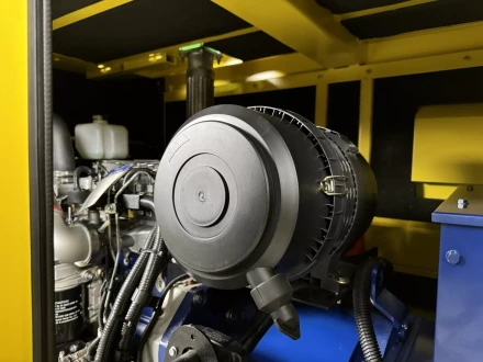 Дизельный генератор Vektor AD-100Y-T400 в шумозащитном кожухе купить в Нягани