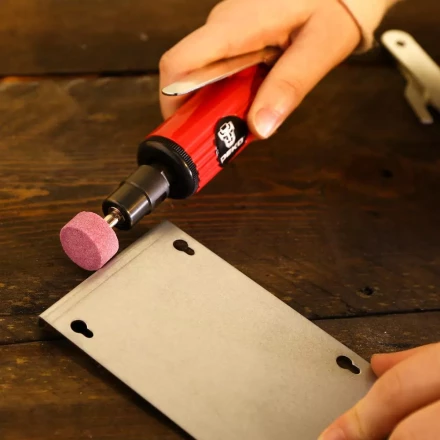 Шлифмашина ПШМ пневматическая DEKO DKPT02 SET 3, 018-1102, в чемодане с набором 15 предметов купить в Нягани