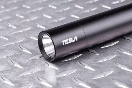 Фонарь-бита TESLA LB-40 33х400 мм купить в Нягани