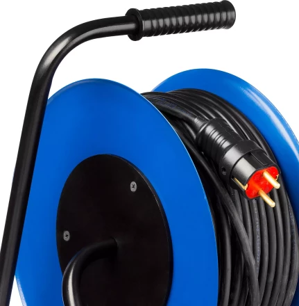 Удлинитель на катушке &quot;КГ 315&quot;, 50 м, 3700 Вт, 4 гнезда, IP44, КГ 3х1,5 кв мм, ЗУБР 55080-50 купить в Нягани