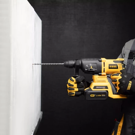 Бур по бетону Denzel, 10 x 210 мм, двойная спираль, три пылеотводящие кромки, 705017 купить в Нягани