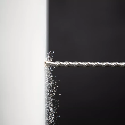 Бур по бетону Denzel, 10 x 210 мм, двойная спираль, три пылеотводящие кромки, 705017 купить в Нягани