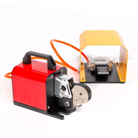 Пресс-клещи пневматические КВТ ПКП-10к для серийной опрессовки втулочных наконечников до 10 мм (85397) купить в Нягани