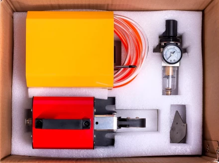 Пресс-клещи пневматические КВТ ПКП-10к для серийной опрессовки втулочных наконечников до 10 мм (85397) купить в Нягани