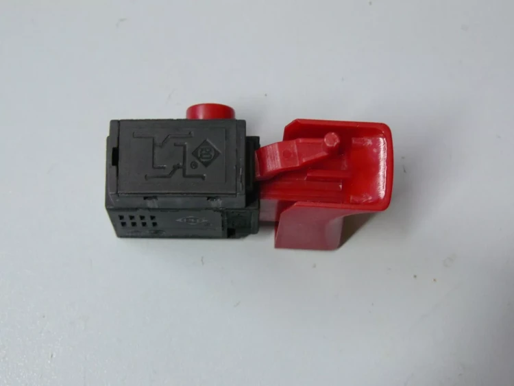 Выключатель FA2-4/1 BEK 4(4)A 250V~ 5E4 V000-000-677 купить в Нягани