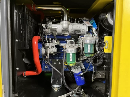 Дизельный генератор Vektor AD-70Y-T400 в шумозащитной кожухе купить в Нягани