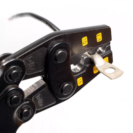 Пресс-клещи КВТ ПК-16у с матрицей для опрессовки неизолированных медных наконечников до 16 мм (64702) купить в Нягани