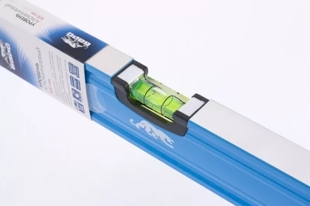 Уровень алюминиевый 600 мм профиль 1.6 мм фрезерованный ударопрочные заглушки 3 глазка БАРС 34422 купить в Нягани